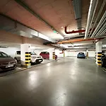 Apartment Nowoczesny Apartament: Centralna Warszawa Z Garażem I Wi-fi