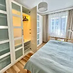 Apartment Nowoczesny Apartament: Centralna Warszawa Z Garażem I Wi-fi Zabki