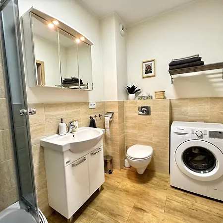 Nowoczesny Apartament: Centralna Warszawa Z Garażem I Wi-fi * Zabki