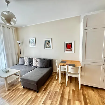 Nowoczesny Apartament: Centralna Warszawa Z Garażem I Wi-fi Apartment Zabki