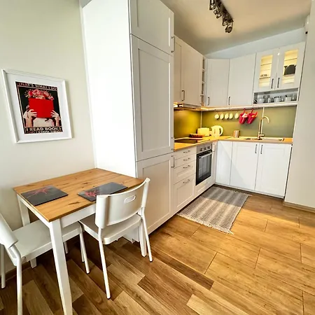 Apartment Nowoczesny Apartament: Centralna Warszawa Z Garażem I Wi-fi Zabki